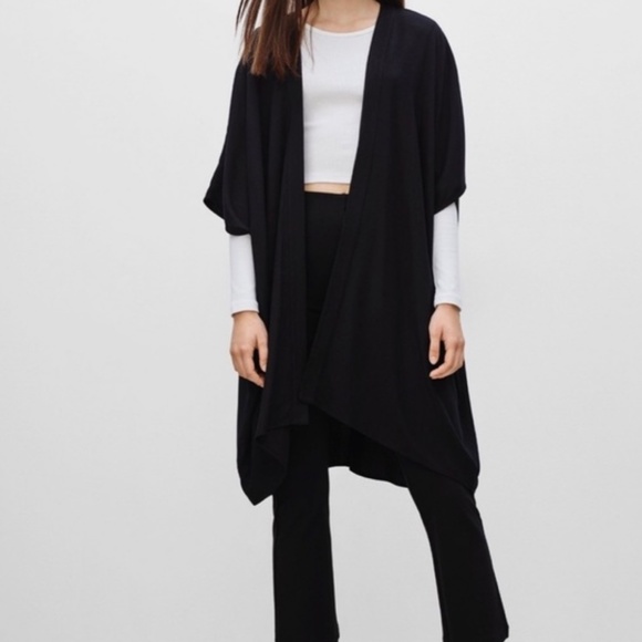 Aritzia Black Azure Skies Aitken Blouse - Picture 5 of 6